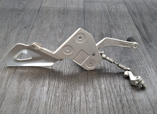 Main step holder left Triumph Tiger 1050