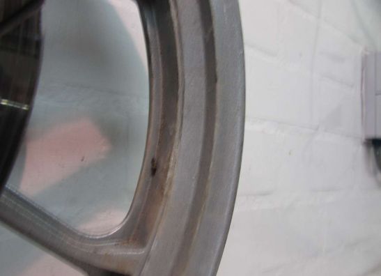 Voorwiel compleet Honda VF 700  750 C Magna