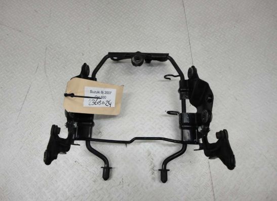 Upper cowl Stay Suzuki GSR 600