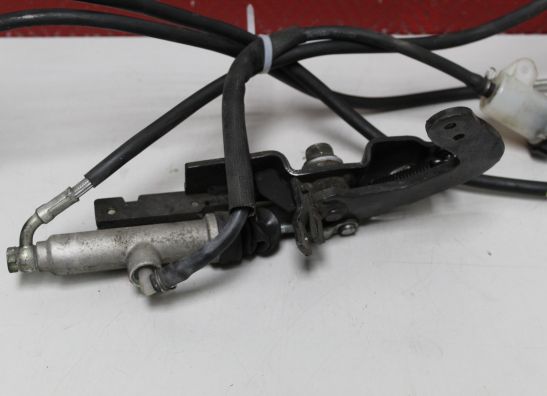 Rempomp achter Piaggio MP3 500 LT