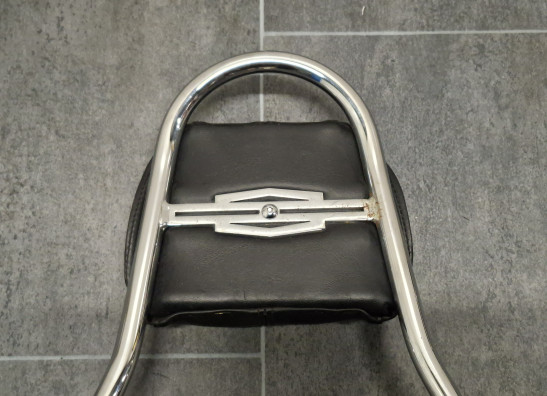 Rugsteun sissybar Harley Davidson FLSTN Deluxe