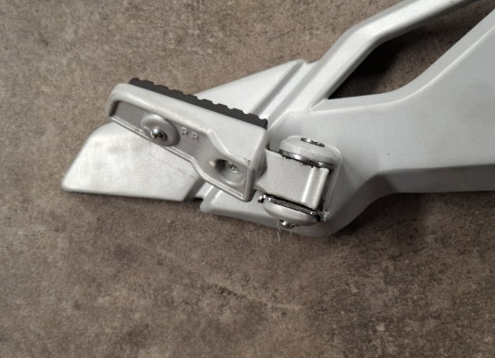 Main step holder right CFMoto 650 MT