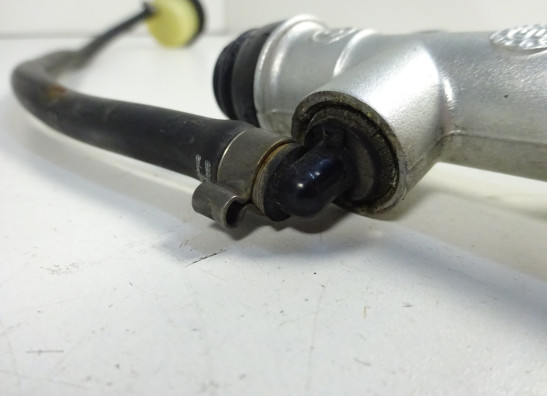 Rempomp achter BMW R 1200 RT