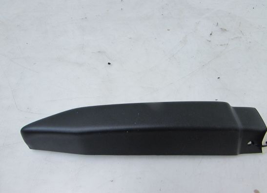 Cowl right small Can-am Outlander