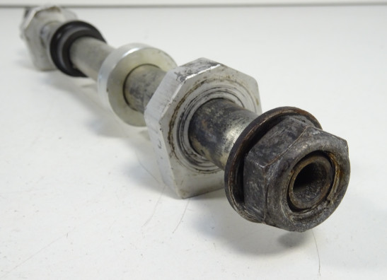 Rear axle Triumph Street Triple 675