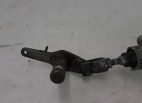 Rempomp achter Honda VFR 750