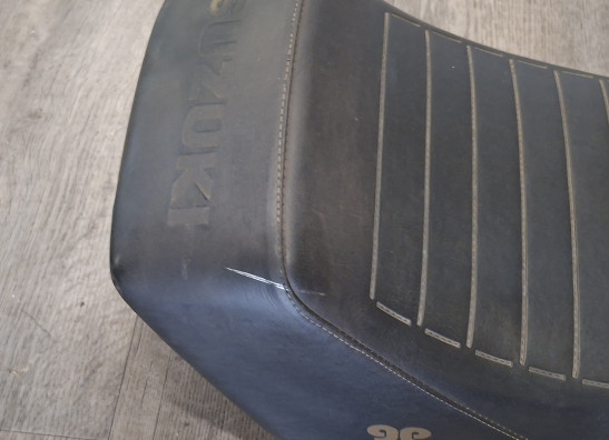 Zadel Suzuki GS 1000