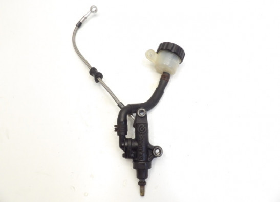 Rempomp achter Yamaha FJ 1200