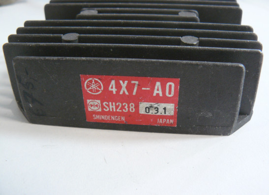 Spanningsregelaar Yamaha XV 700 / 750 SE
