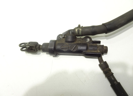 Rempomp achter Yamaha XJR 1300