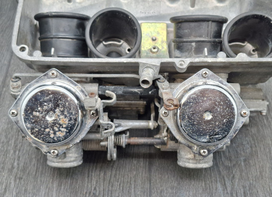 Carburetor assy Honda VF 700  750 S Sabre