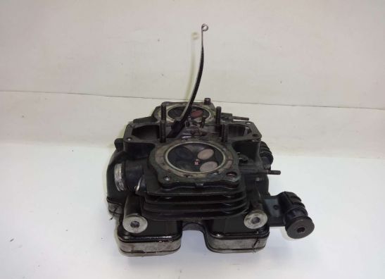 Cilinderkop Honda VF 700  750 C Magna