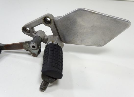 Fussrastetrager vorne links Honda CB 1