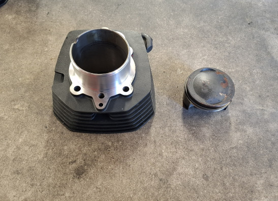Cylinders Moto Guzzi V85 TT