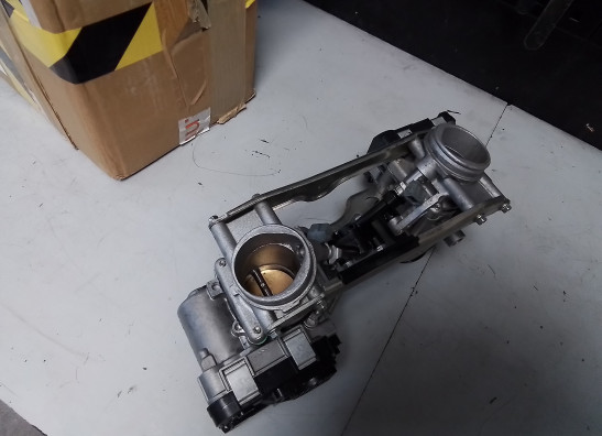 Gasklephuis Aprilia Shiver 750