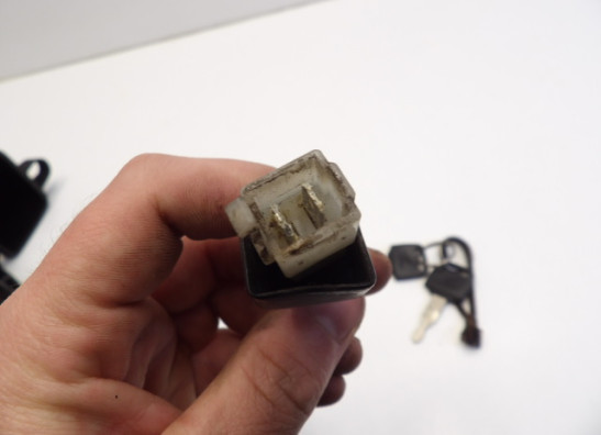 Contact slot Honda NX 650 Dominator