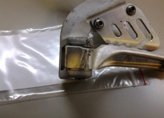 Duo voetsteun links Aprilia RSV 4