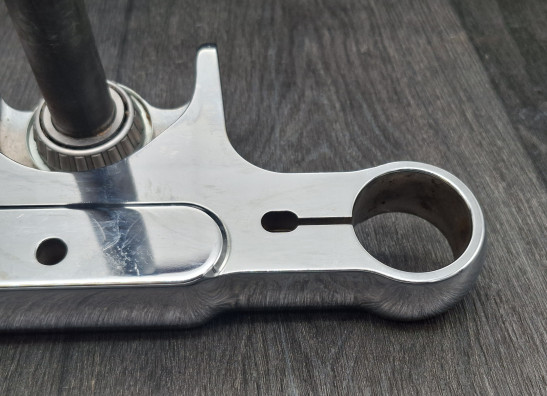 T stuk + kroonplaat Harley Davidson FXSTD Deuce