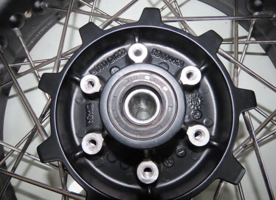 Achterwiel compleet Moto Guzzi V85 TT