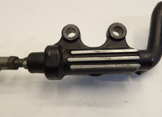 Rempomp achter Yamaha V max