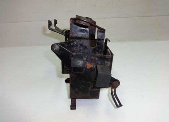 Batterie befestigung Suzuki VX 800