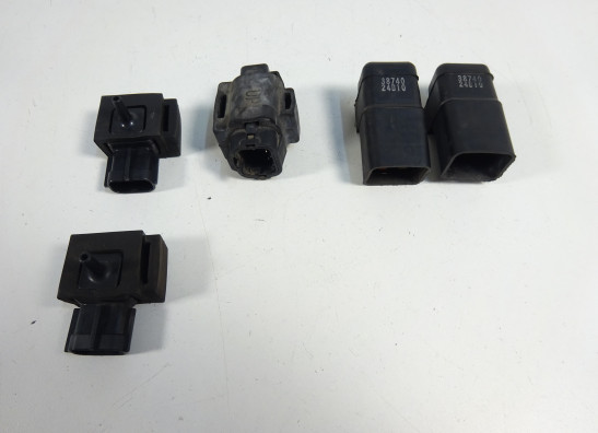 Relay Suzuki GSR 750