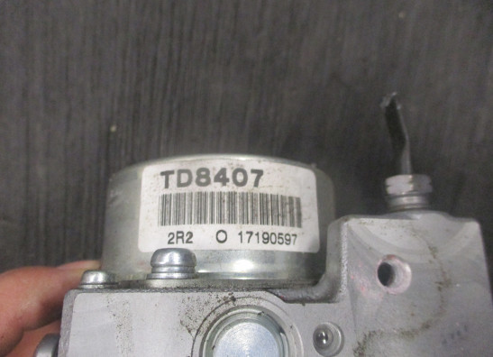 ABS pomp Triumph Tiger 800