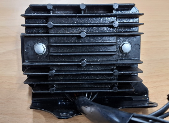 Regler Gleichrichter Suzuki VL 800