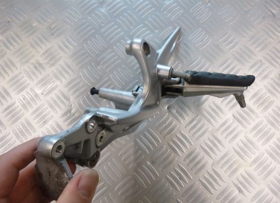 Fussrastetrager vorne links BMW F 800 S - ST