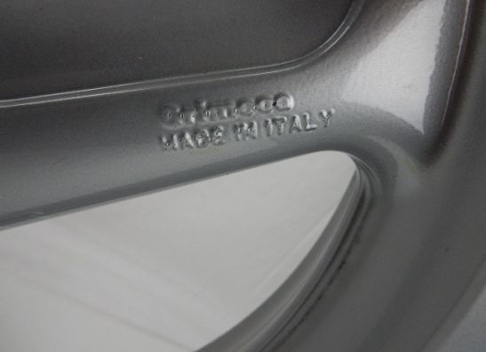 Voorvelg Moto Guzzi Breva 750