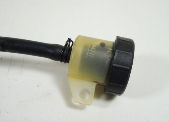 Rempomp achter Ducati ST2