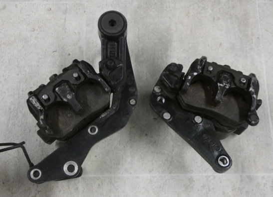 Brake calipers front Honda VF 700  750 C Magna