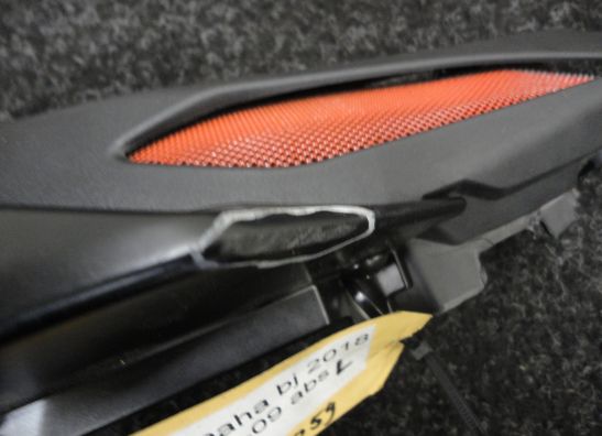 Rechter achterkant Yamaha MT 09