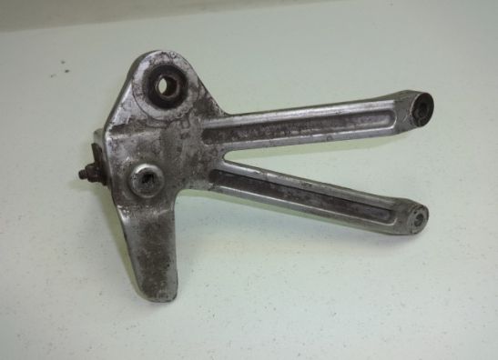 Soziusfussraste rechts Suzuki VX 800