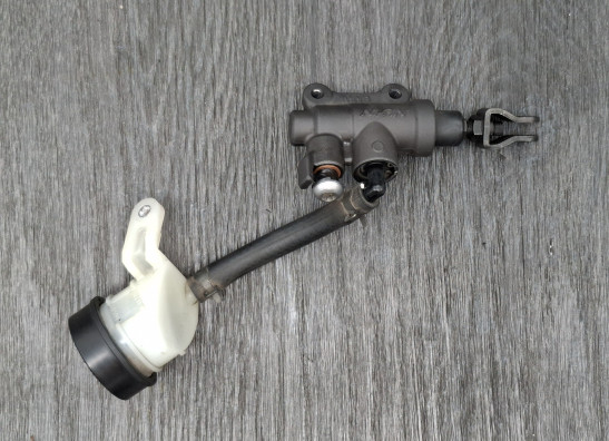 Rempomp achter BMW R 1200 GS LC Adventure