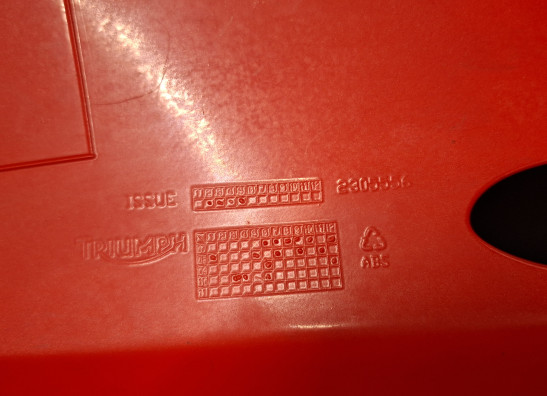 Cowl under Triumph 675 Street Triple R