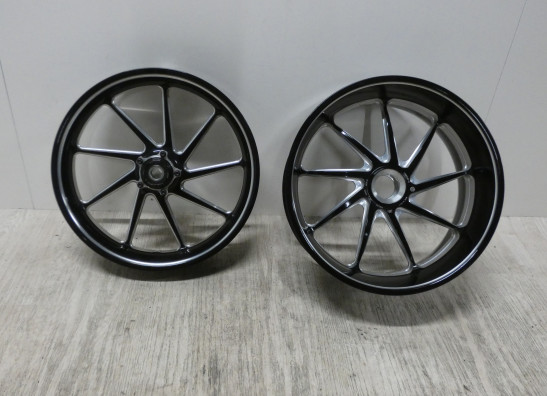 Velgen set Ducati Diavel 2011-2015