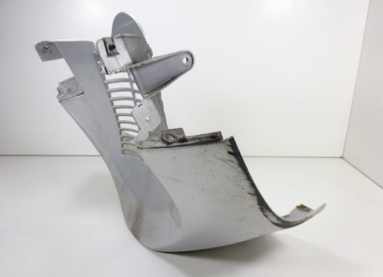 Cowl V shape under Suzuki Burgman AN 250