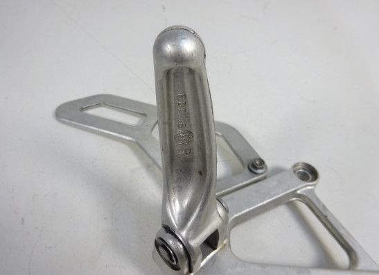 Main step holder right Aprilia RSV 1000