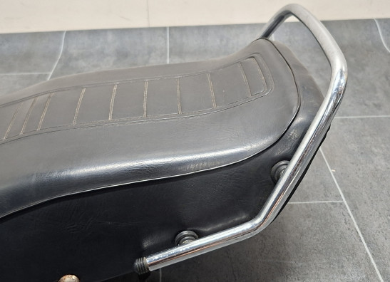 Zadel Suzuki GS 1000