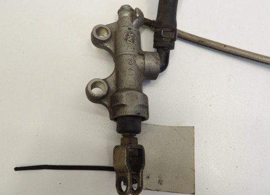 Rempomp achter Kawasaki ZX 9 R