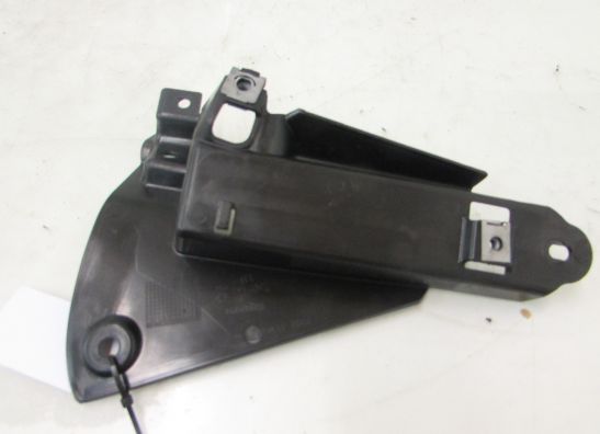 Cowl left small Triumph 675 Street Triple R