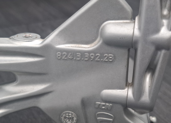 Fussrastetrager vorne rechts Ducati Multistrada V4
