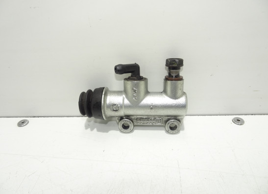 Rempomp achter Ducati 749  999