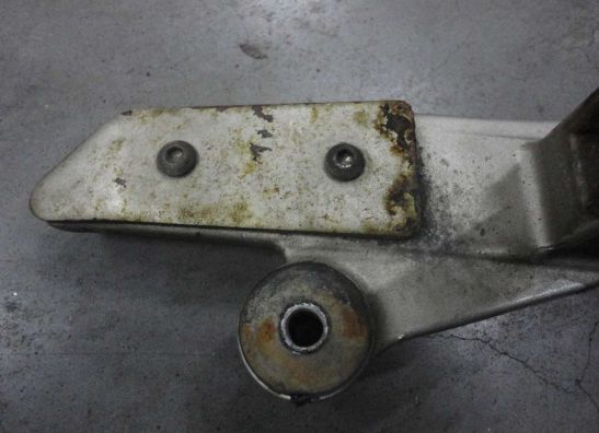 Fussrastetrager vorne rechts Honda CBF 600