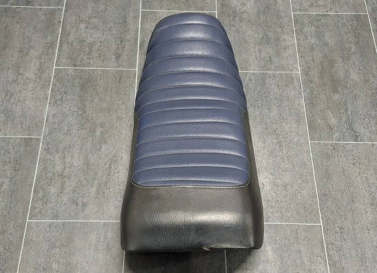 Zadel Kawasaki Z 400