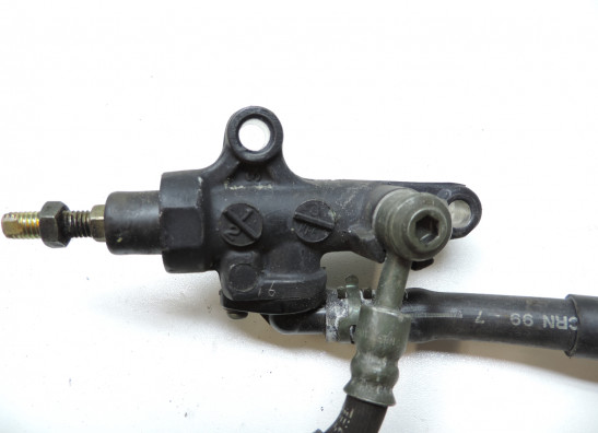 Rempomp achter Yamaha YZF R6