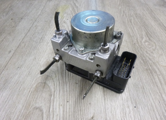 ABS pomp Triumph Tiger 800 xc