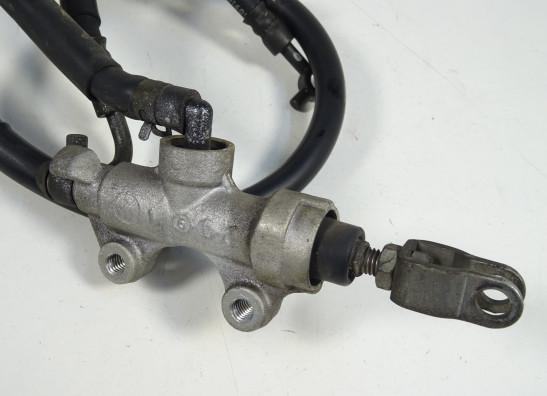 Rempomp achter Kawasaki ER 6