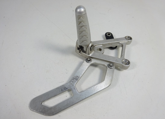 Main step holder left Aprilia RSV 1000